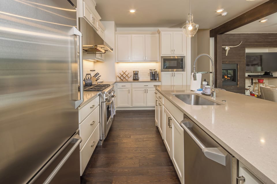 Fully Equipped Kitchen with stainless steal appliances | Main Level