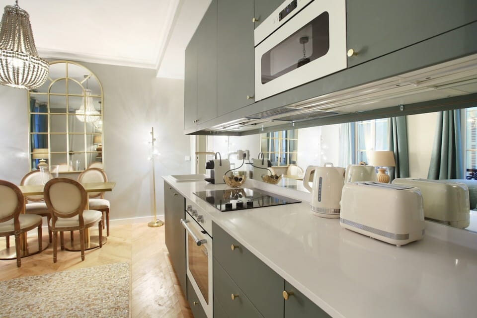 Apartment | Private kitchen | Fridge, microwave, oven, stovetop