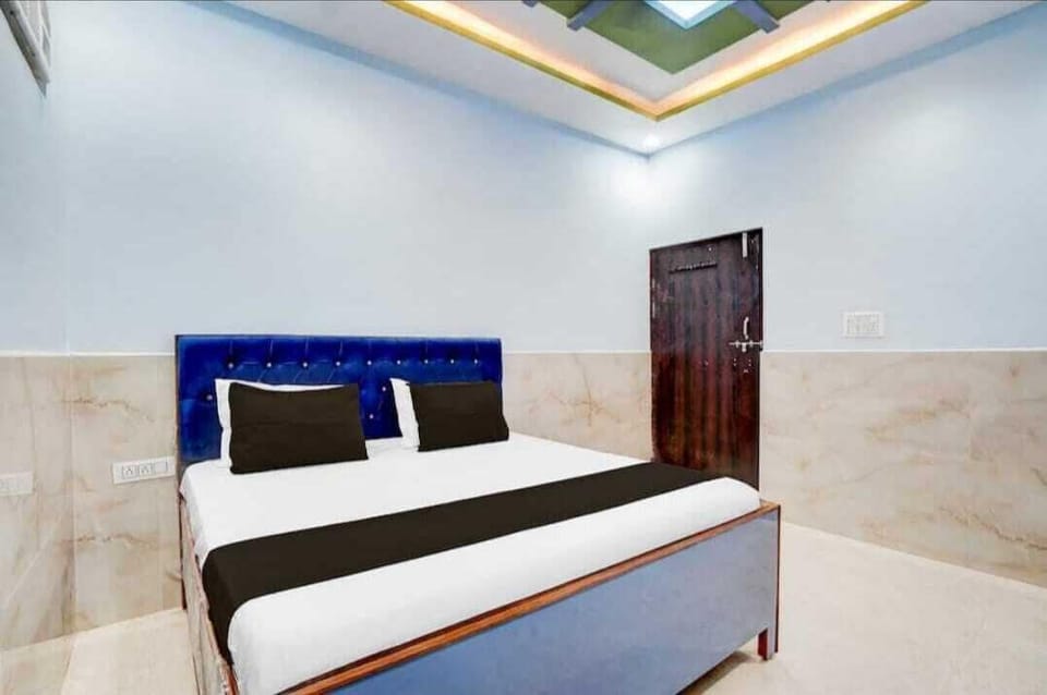 Deluxe Room | Rollaway beds, free WiFi, bed sheets