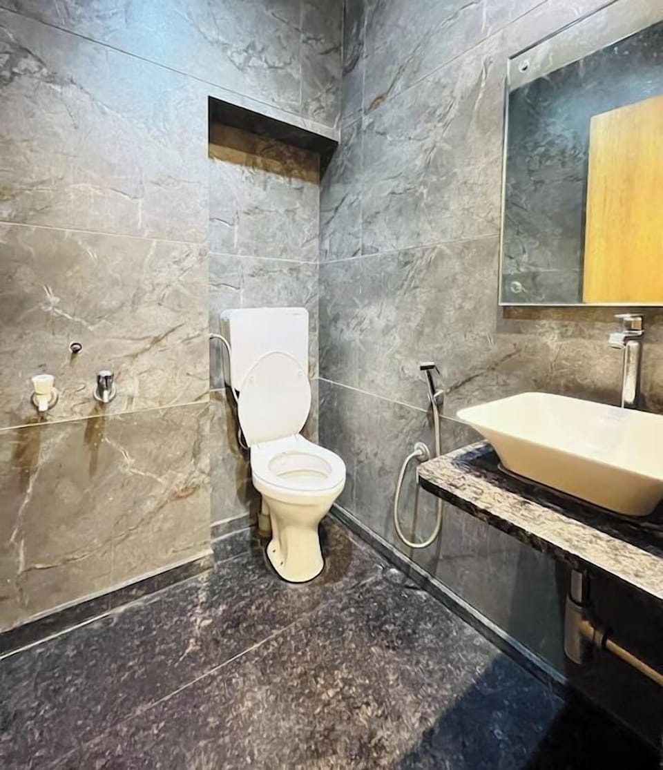 Shower, free toiletries, towels, soap