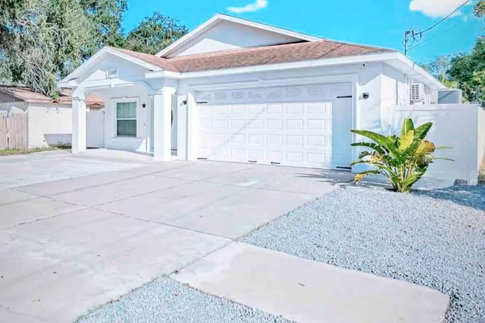 Your suite, is completely private, through the gate on the left side of the porch, parking for 1 car on the far left