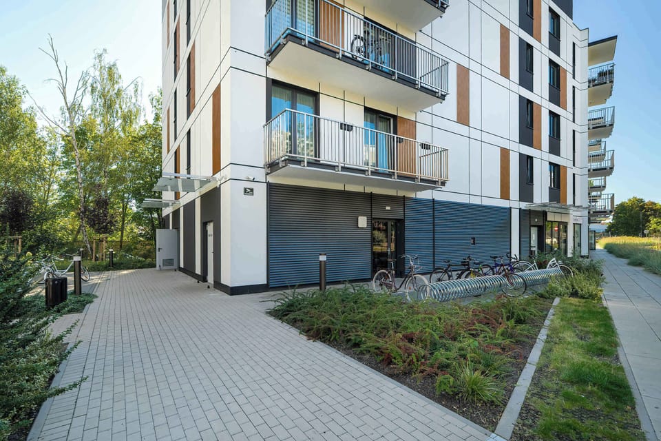 Enjoy easy access to the city's attractions from this well-located building.