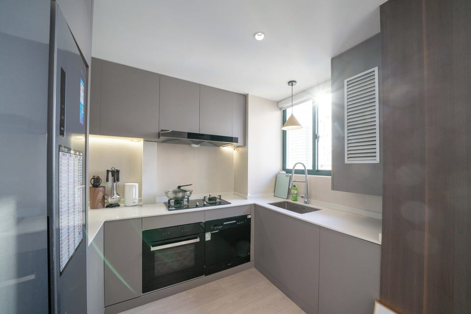 Senior Apartment, 3 Bedrooms, Kitchen | Soundproofing, free WiFi, bed sheets