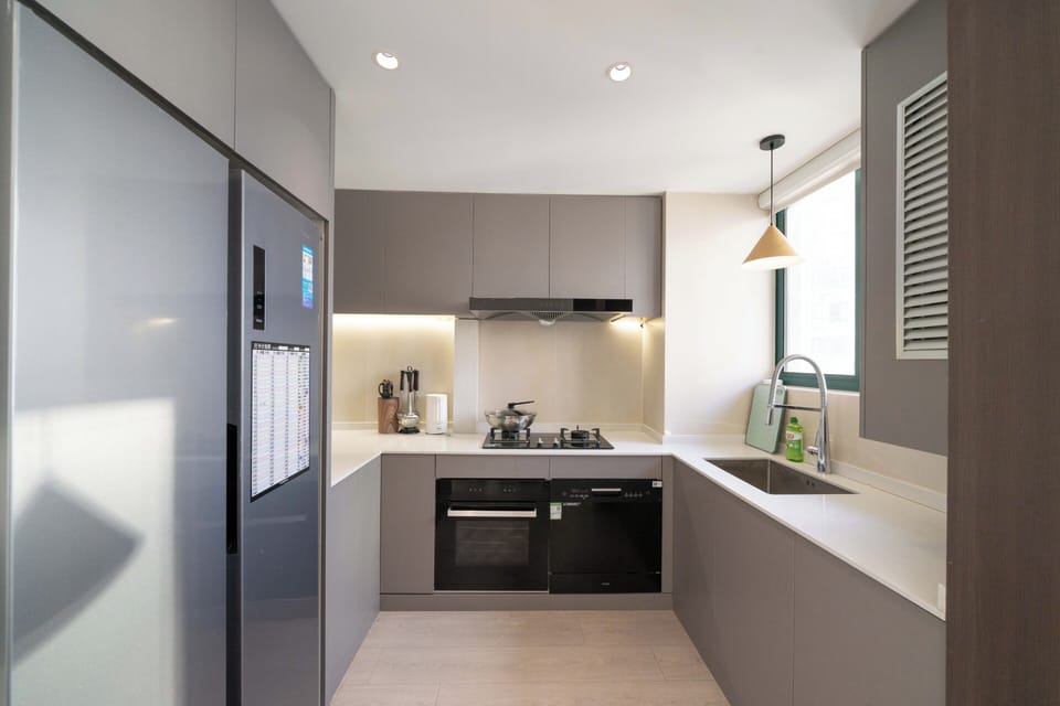 Senior Apartment, 3 Bedrooms, Kitchen | Soundproofing, free WiFi, bed sheets