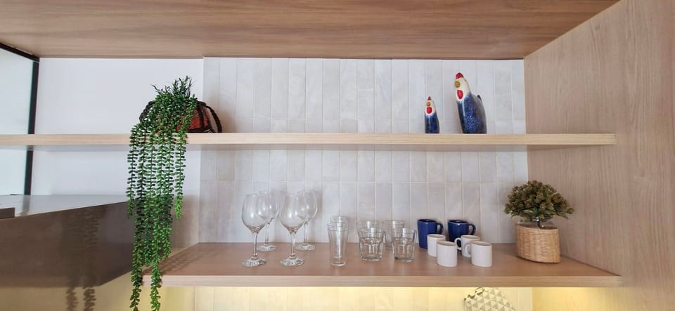 Basic Apartment | Private kitchen | Fridge, microwave, cookware/dishes/utensils