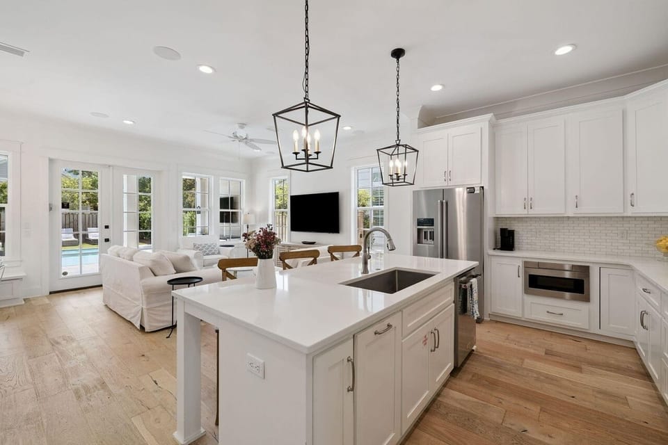 Latitude Adjustment at Blue Mountain Beach - Blue Mountain Beach - Kitchen Area