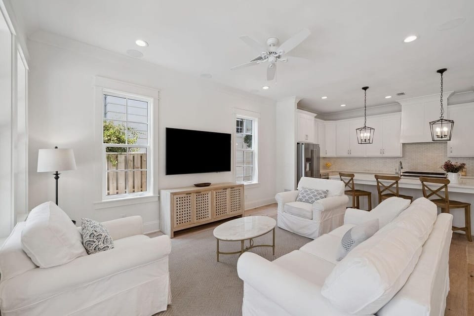 Latitude Adjustment at Blue Mountain Beach - Blue Mountain Beach - First Floor Living and Kitchen Area