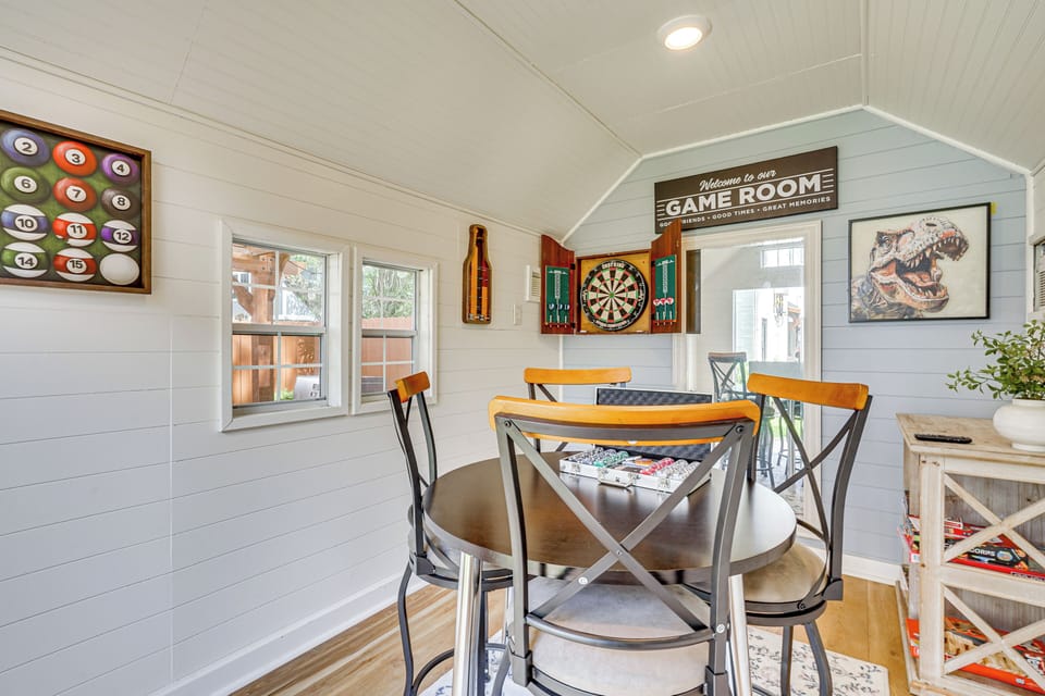 Apartment (3 Bedrooms) | Front of property