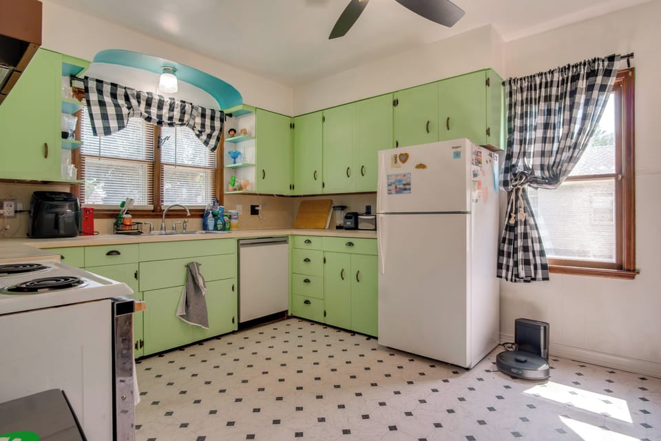House (2 Bedrooms) | Interior