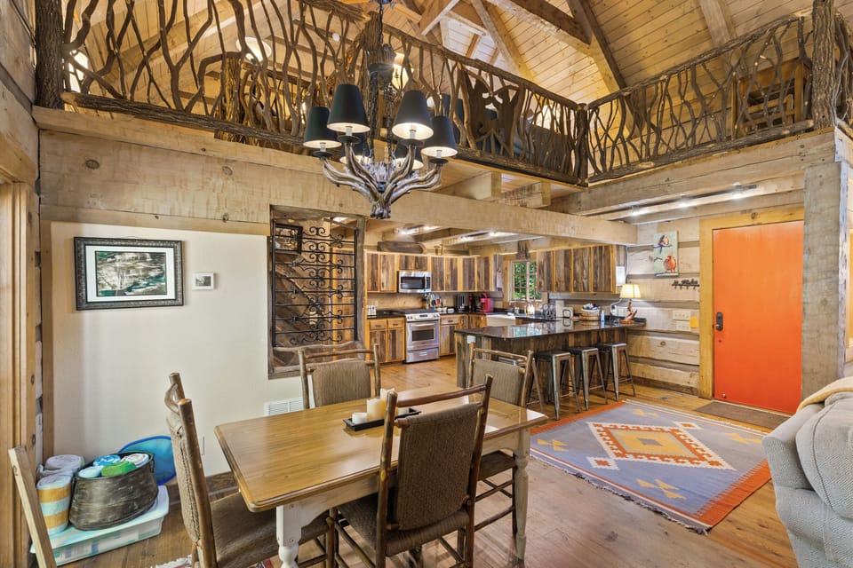 Dining/Kitchen