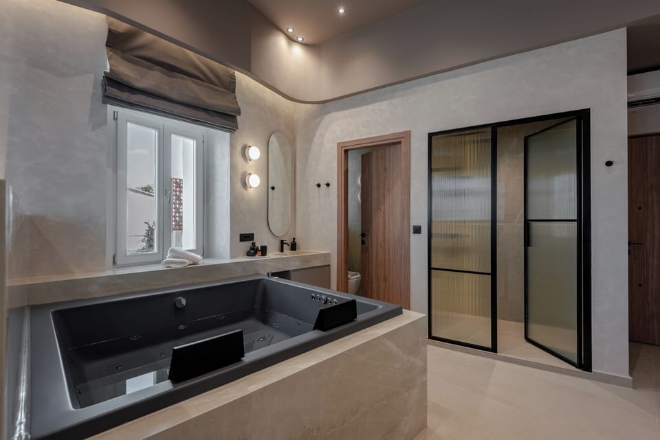 Private spa tub