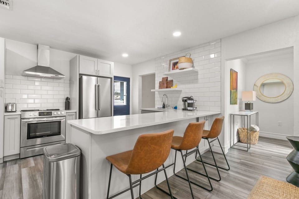 NEW! Fully stocked kitchen and island bar top
