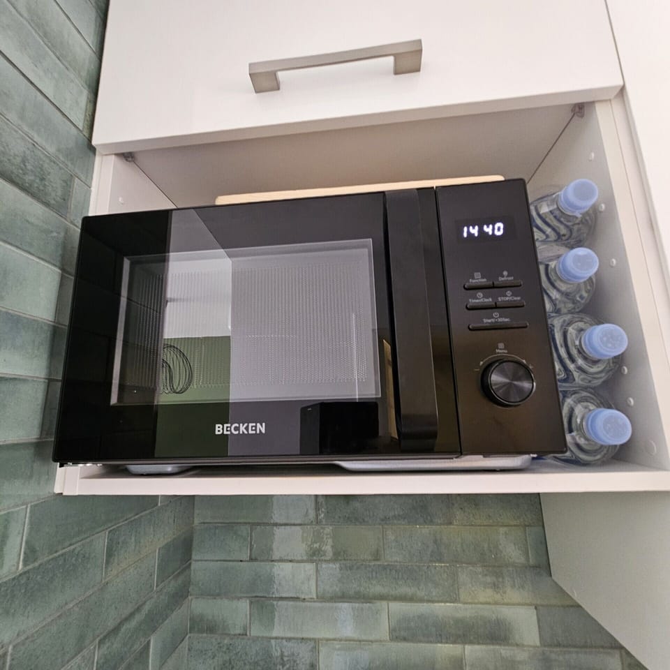 Microwave with grill