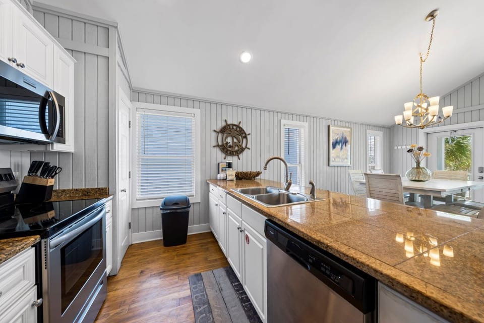 4 Shore Kitchen