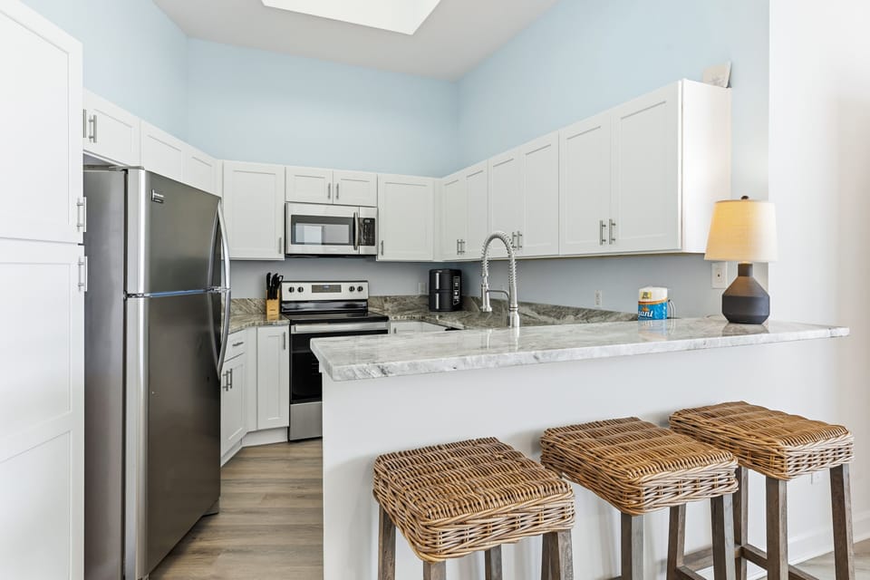 Condo, 3 Bedrooms | Private kitchen | Coffee/tea maker, fridge, oven, stovetop