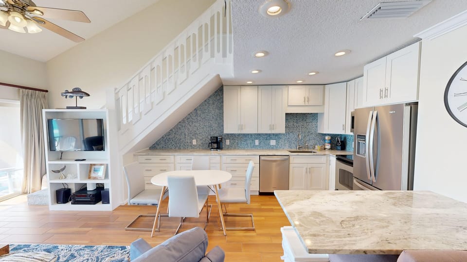 Condo, 3 Bedrooms | Private kitchen | Coffee/tea maker, fridge, toaster