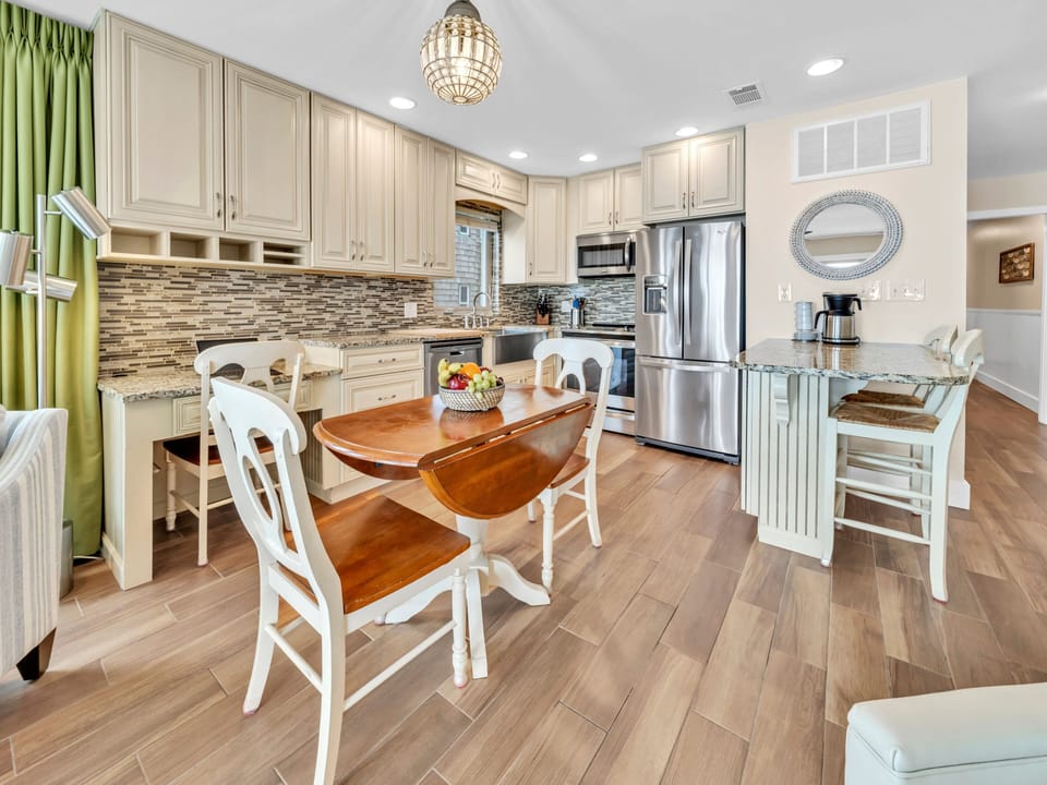 Condo, 1 Bedroom | Private kitchen | Coffee/tea maker, fridge, oven, toaster
