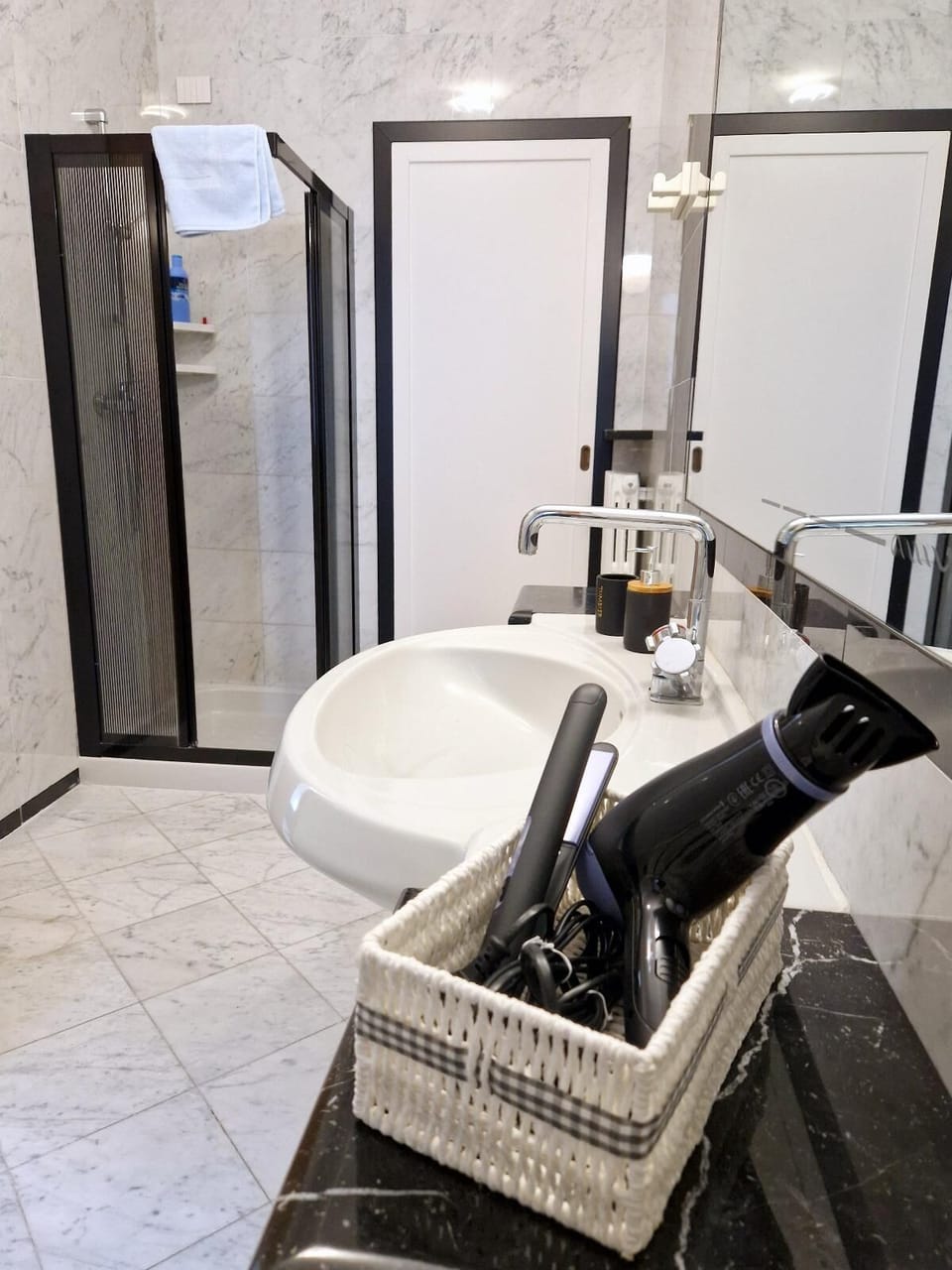 Quadruple Room, Garden View | Bathroom | Shower, hair dryer, bidet, towels
