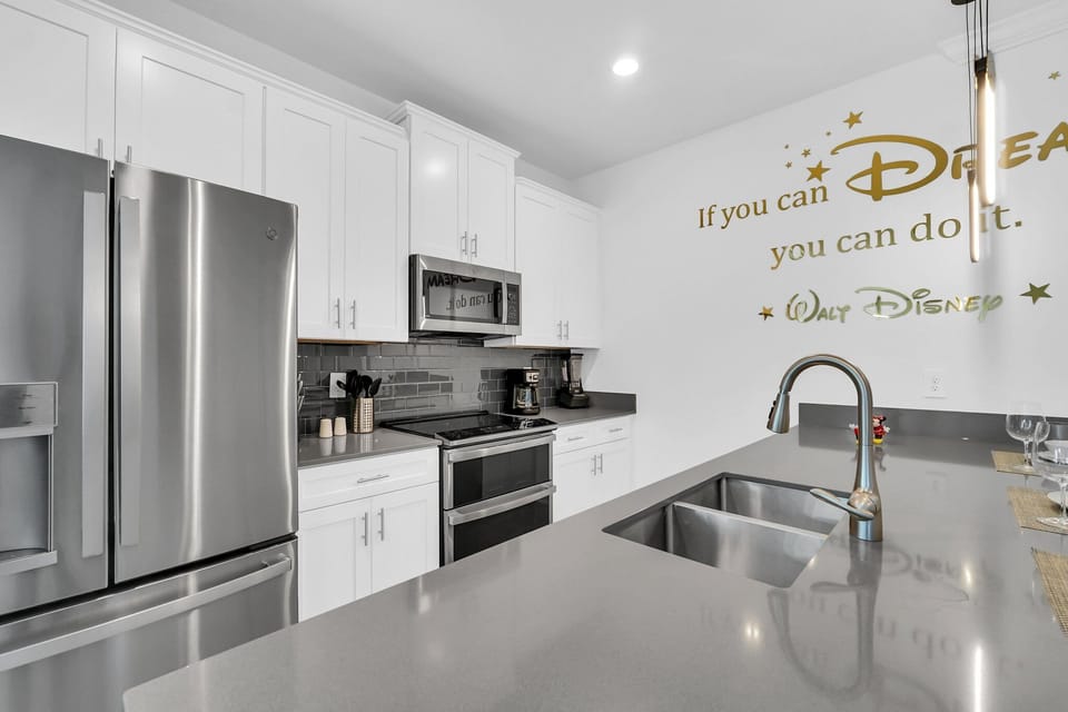 Fully-equipped kitchen