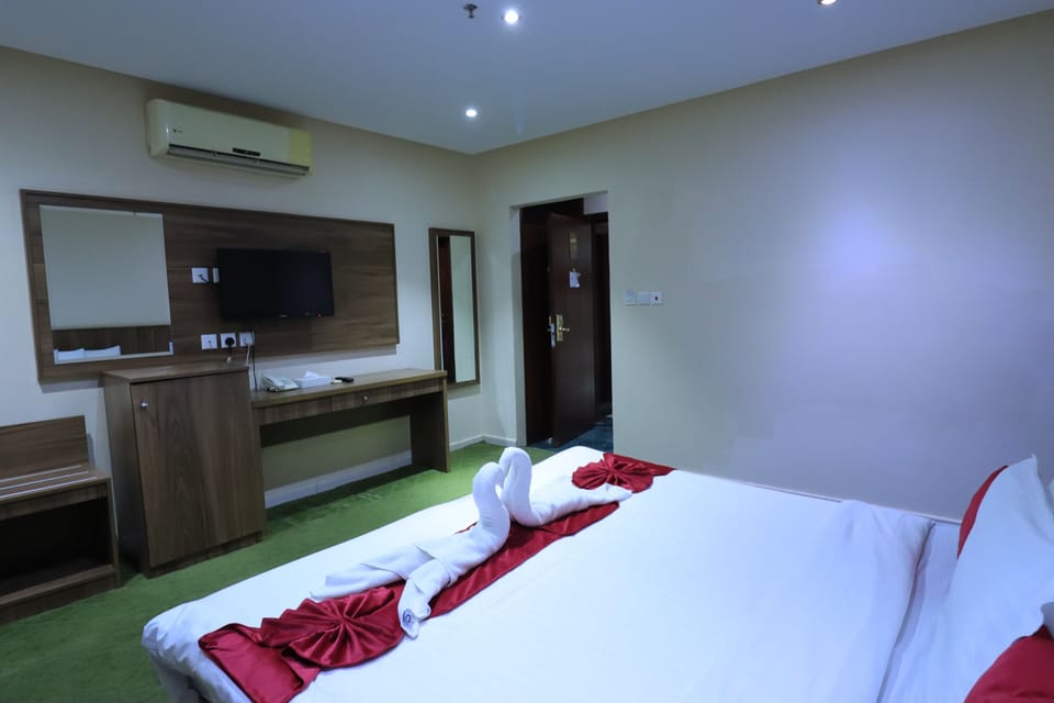 Double Room | In-room safe, blackout drapes, bed sheets