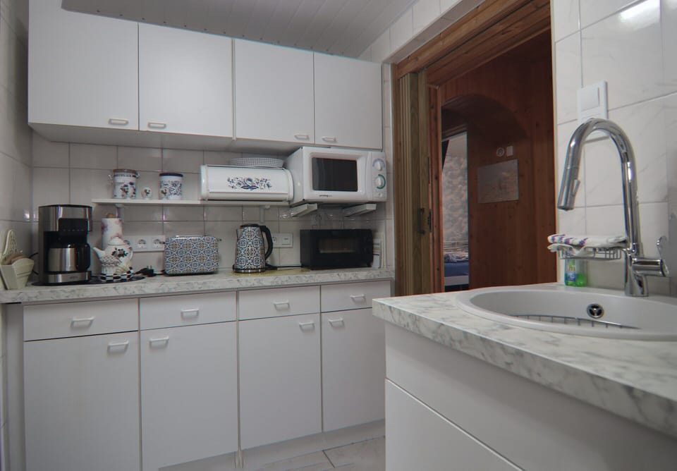 Bungalow | Private kitchen | Fridge