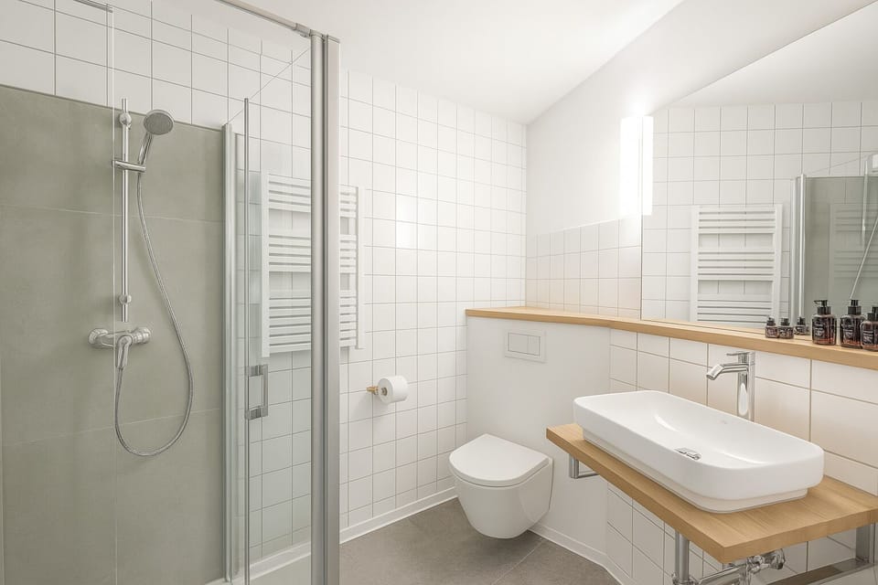 Deluxe Double or Twin Room, Non Smoking, City View | Bathroom