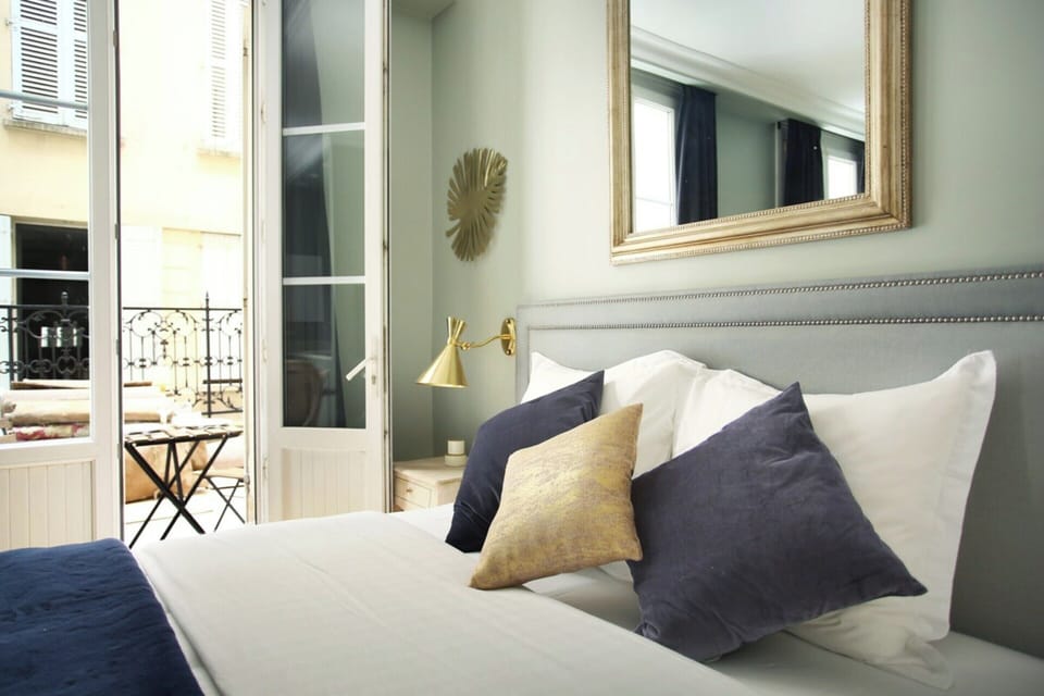 Apartment | Iron/ironing board, bed sheets