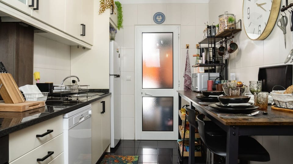 Fully equipped kitchen with everything you need to cook your favorite meals while feeling right at home. #kitchen #madeira #caniço