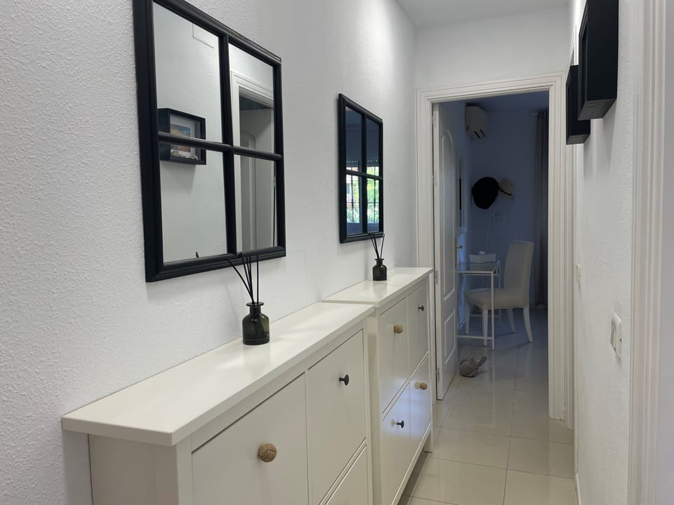 Apartment, 2 Bedrooms, Smoking, Balcony | Interior