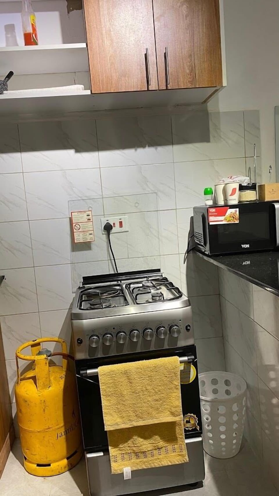 Classic Apartment, City View | Private kitchen | Fridge, microwave, electric kettle, cookware/dishes/utensils