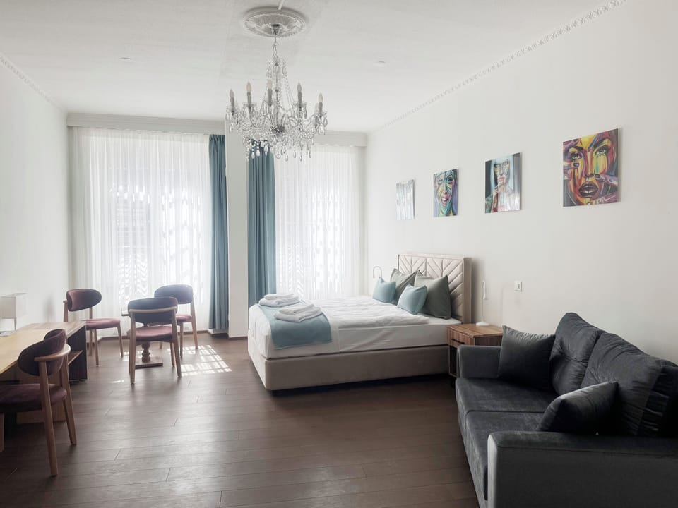 Double or Twin Room | In-room safe, desk, blackout drapes, soundproofing