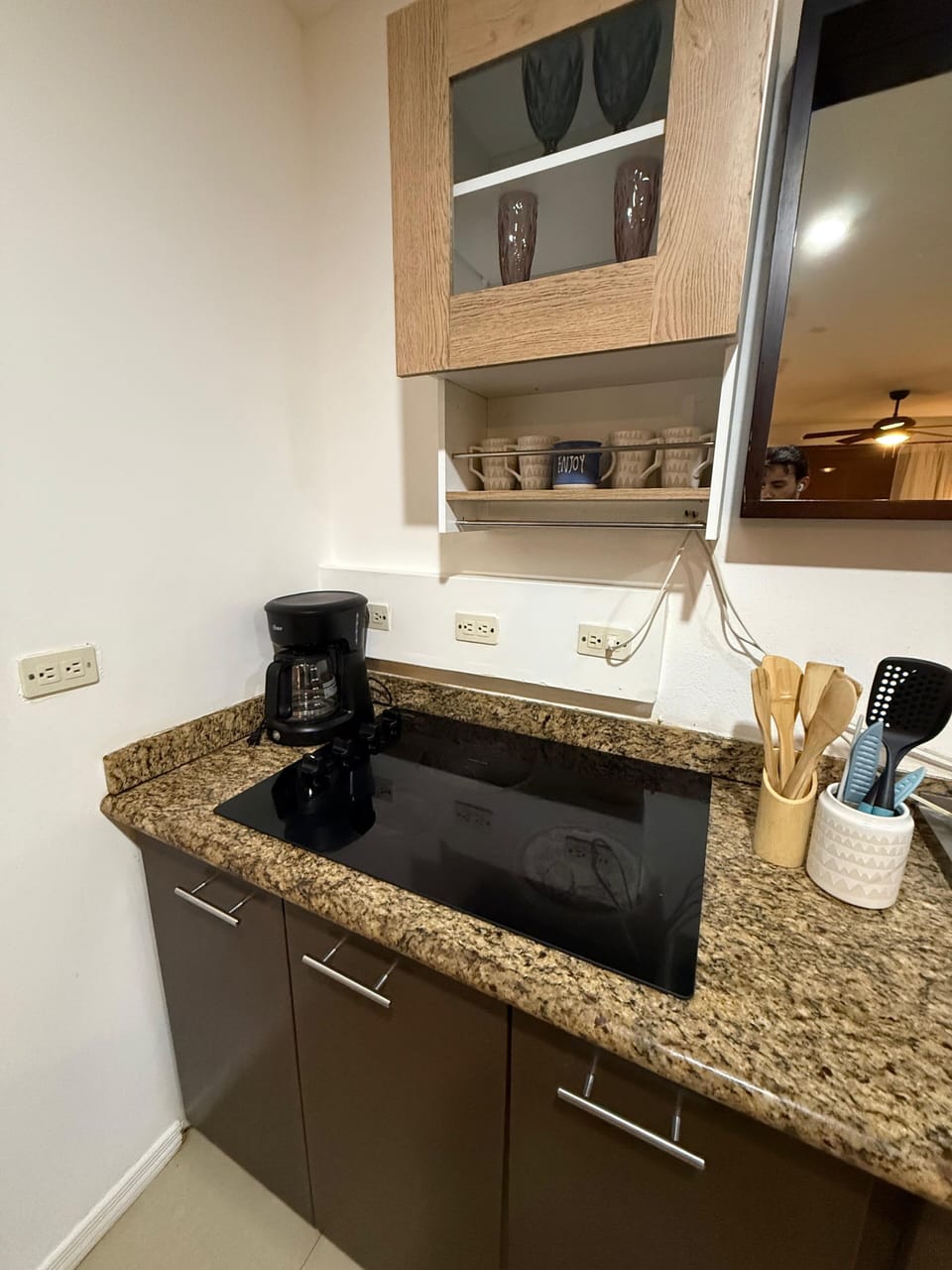 House, Balcony, Courtyard View | Private kitchen | Coffee/tea maker