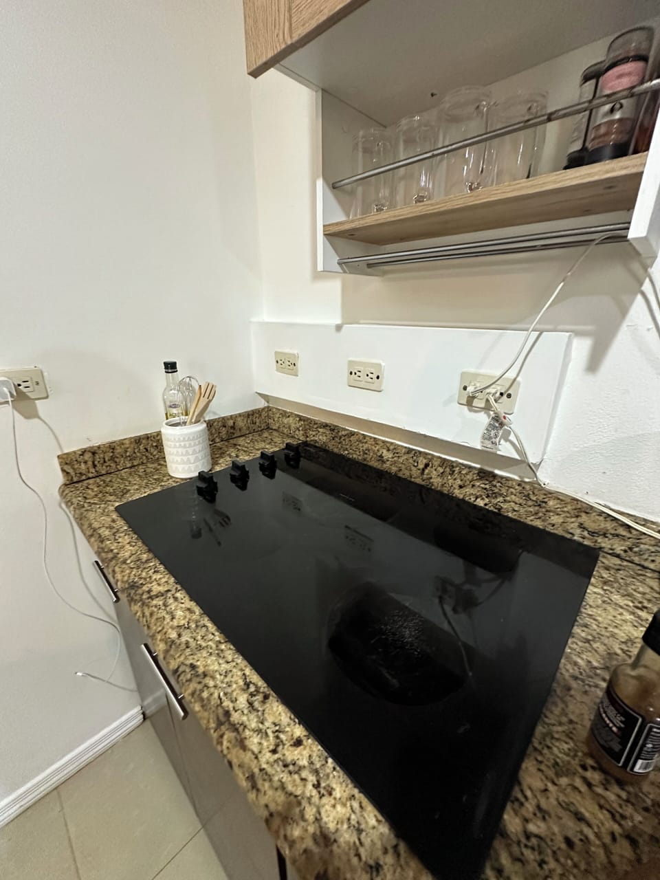House, Balcony, Courtyard View | Private kitchen | Coffee/tea maker