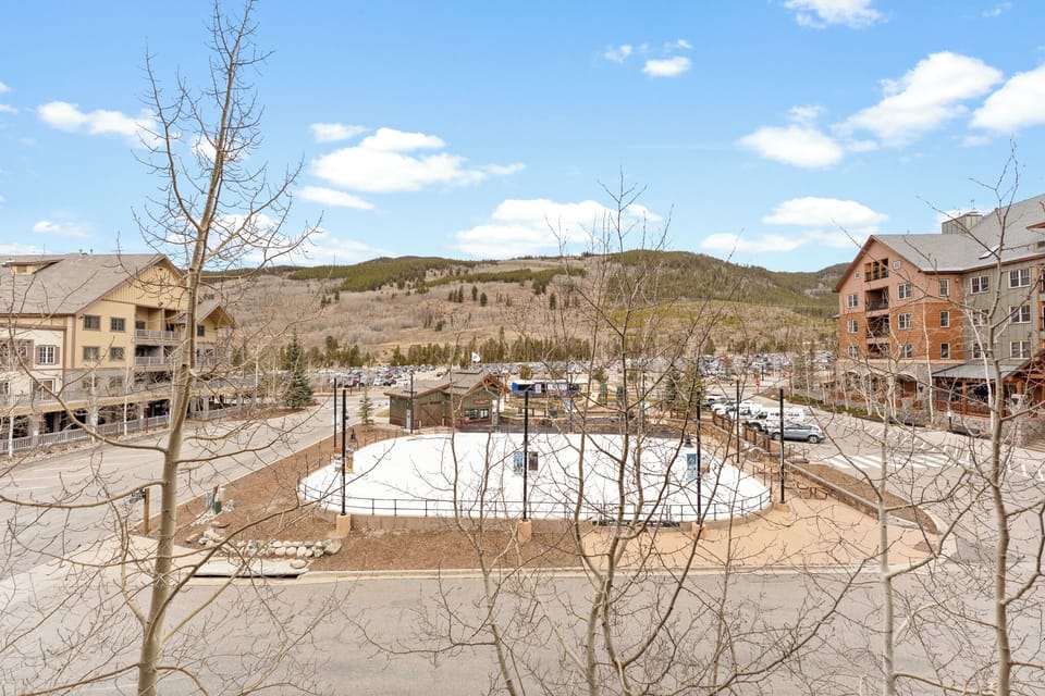 Condo (2 Bedrooms) | Property amenity