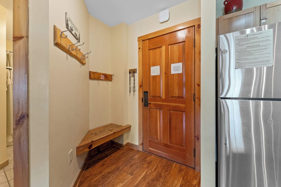 Condo (2 Bedrooms) | Property amenity