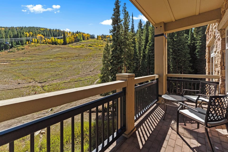 Condo (2 Bedrooms) | Property amenity