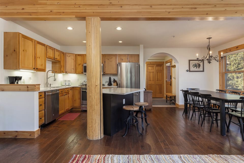Condo (4 Bedrooms) | Property amenity
