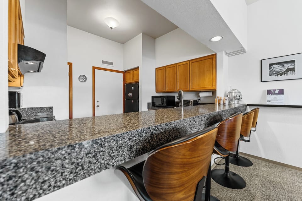 Condo (2 Bedrooms) | Property amenity