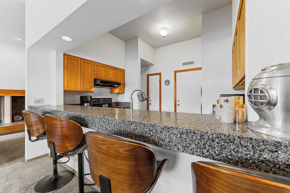 Condo (2 Bedrooms) | Property amenity