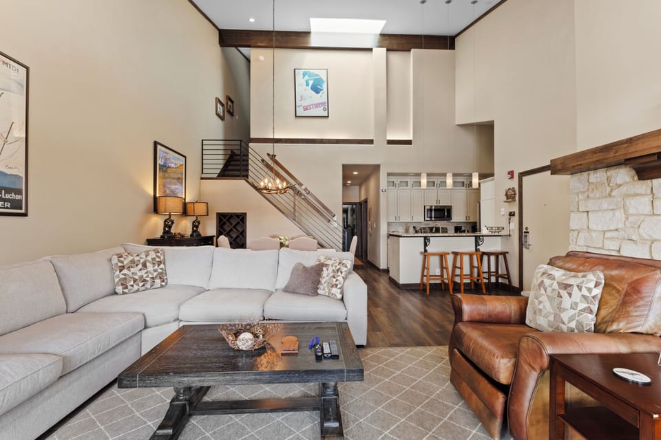Condo (3 Bedrooms) | Property amenity