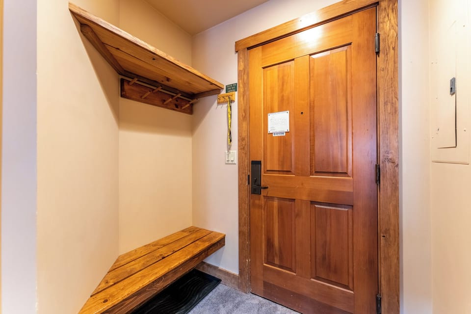 Condo (2 Bedrooms) | Property amenity