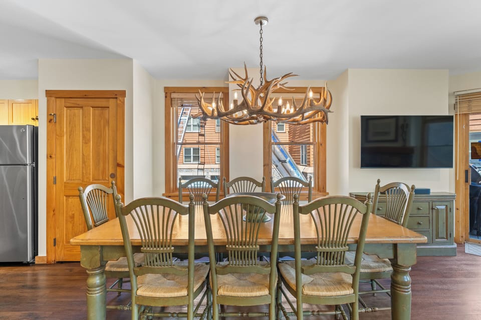 Condo (3 Bedrooms) | Property amenity