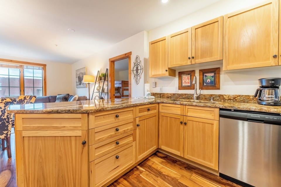 Condo (2 Bedrooms) | Property amenity