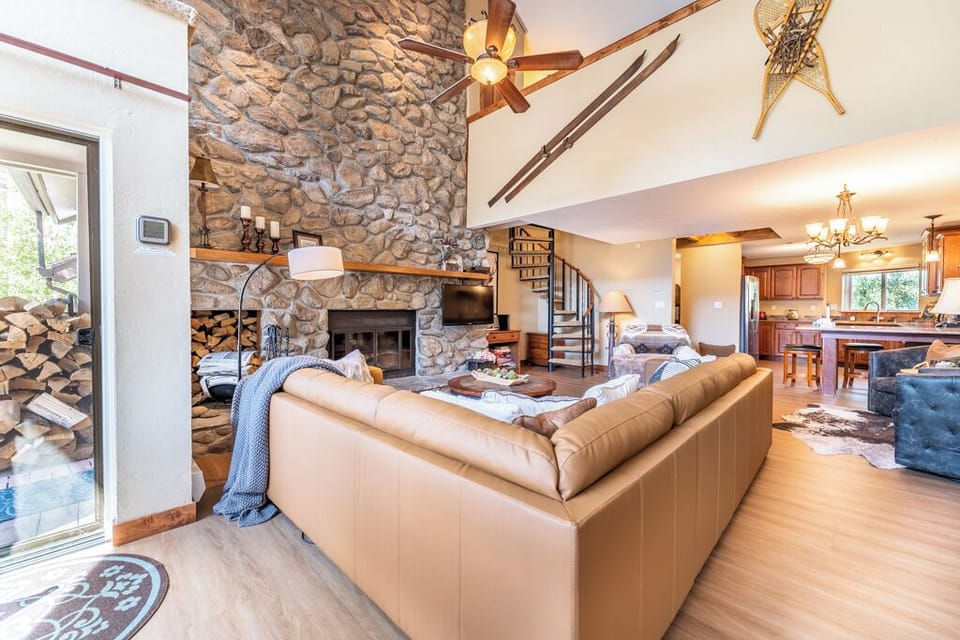 Condo (4 Bedrooms) | Property amenity