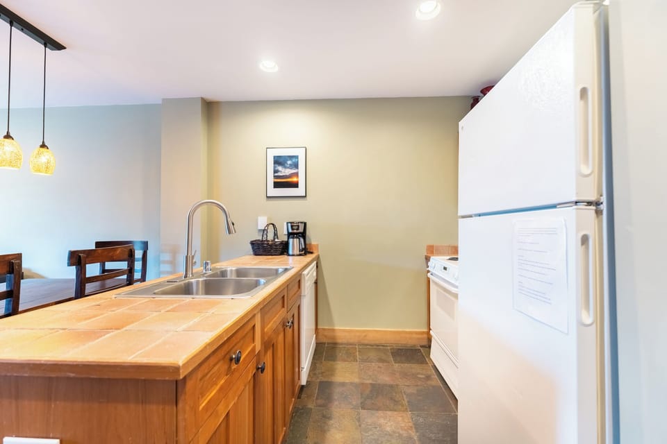 Condo (1 Bedroom) | Property amenity