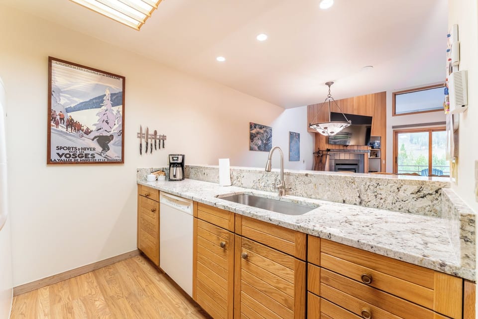 Condo (2 Bedrooms) | Property amenity