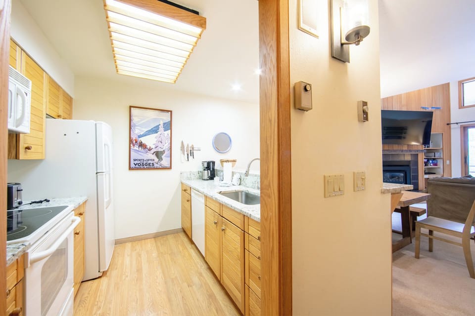 Condo (2 Bedrooms) | Property amenity
