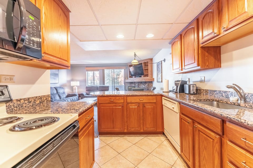 Condo (2 Bedrooms) | Property amenity