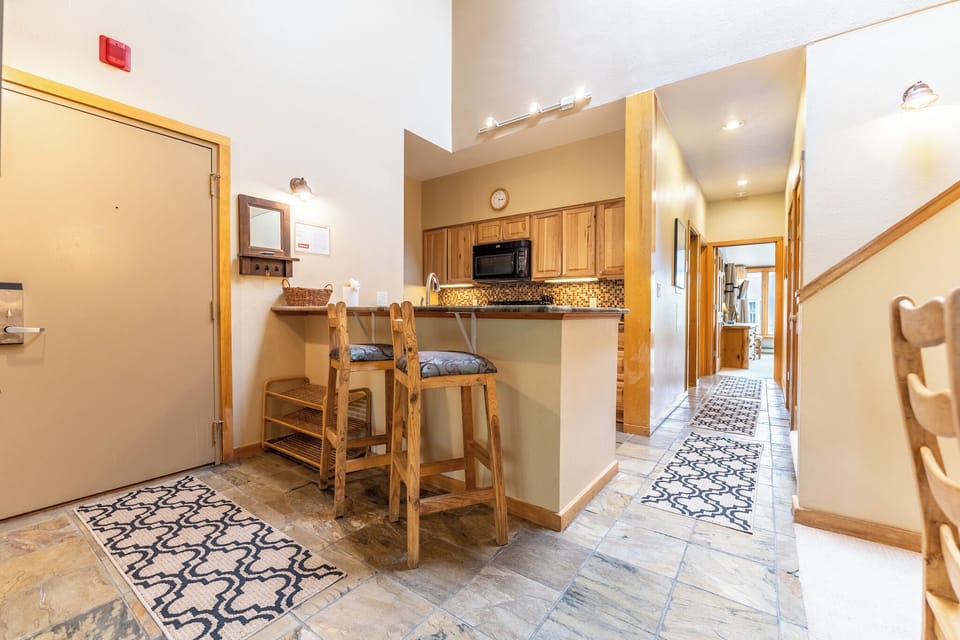 Condo (2 Bedrooms) | Property amenity