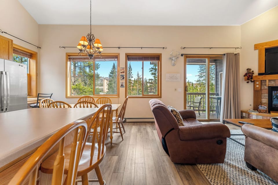 Condo (3 Bedrooms) | Front of property